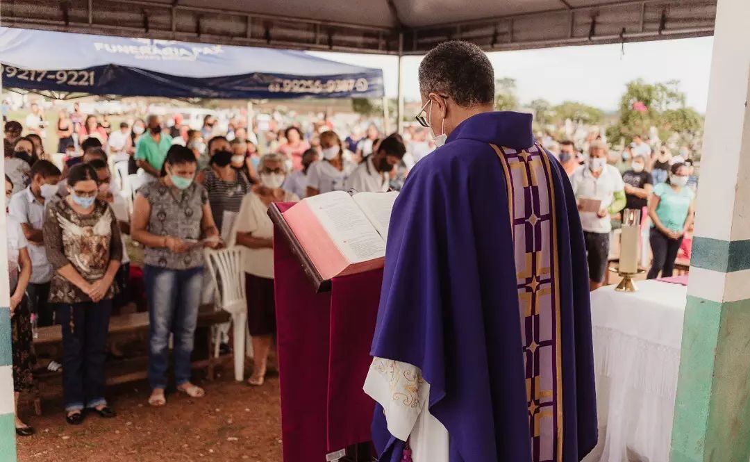 Foto: Pe. Edivaldo Pereira, vigário geral da Diocese de Araguaína. Créditos: Lilian Rodrigues / Pascom Diocesana de Araguaína